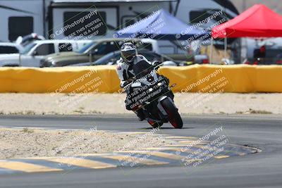 media/Apr-10-2022-SoCal Trackdays (Sun) [[f104b12566]]/Turn 2 (1135am)/